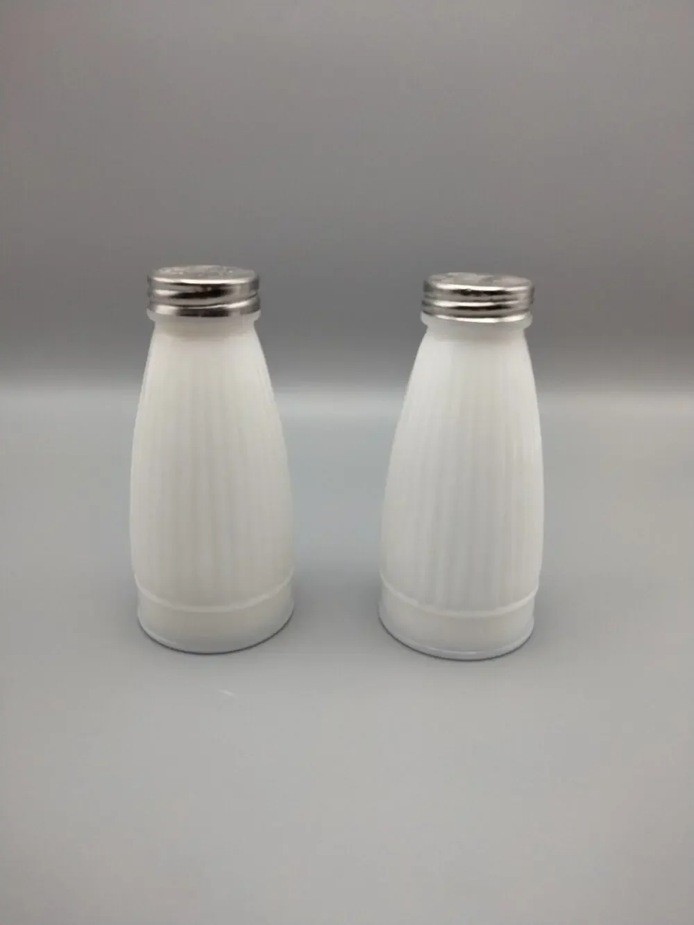 Art Deco Milk Glass Salt & Pepper Shaker MCM Vintage